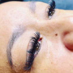 Kaya Beauty Spa - Eyelash extensions volume set