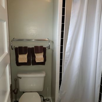 Motel DuBeau - Bathroom - Hotels Near Me - Flagstaff, Arizona Motel DuBeau - Bathroom - Hotels Near Me - Flagstaff, Arizona