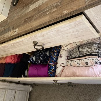Dianna’s Cleaning Service - Wardrobe organization - Home Cleaning Near Me Dianna’s Cleaning Service - Wardrobe organization - Home Cleaning Near Me