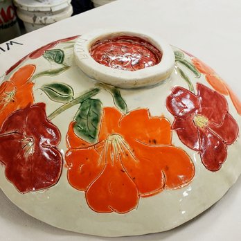 Posh Clay - Bowl with freehand flowers - Paint-Your-Own Pottery Near Me - Metairie, Louisiana Posh Clay - Bowl with freehand flowers - Paint-Your-Own Pottery Near Me - Metairie, Louisiana
