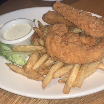 BJ's Restaurant & Brewhouse - Kid's Chicken Tenders - New American Near Me - Teterboro, New Jersey