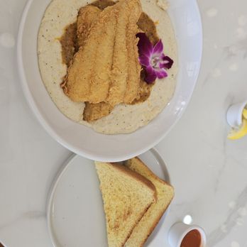 The Breakfast Bar - Catfish & Grits with a side of toast - Breakfast & Brunch Near Me - Duluth, Georgia