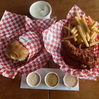 Hotbird - Burning chicken sandwich Medium tenders with fries Banana pudding House sauces - Comfort Food Near Me - Oakland, California