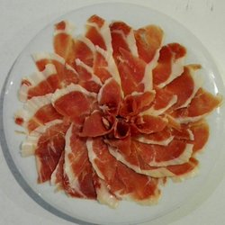 Martín Fierro - Una ración de jamón reserva en nuestra mesa