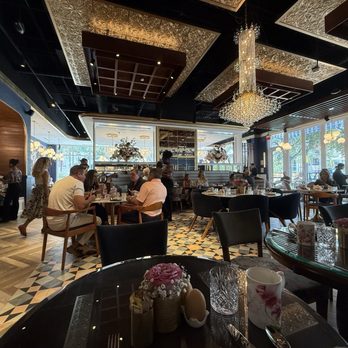 Little Hen - Elegant dining area - Breakfast & Brunch Near Me - Fort Lauderdale, Florida Little Hen - Elegant dining area - Breakfast & Brunch Near Me - Fort Lauderdale, Florida