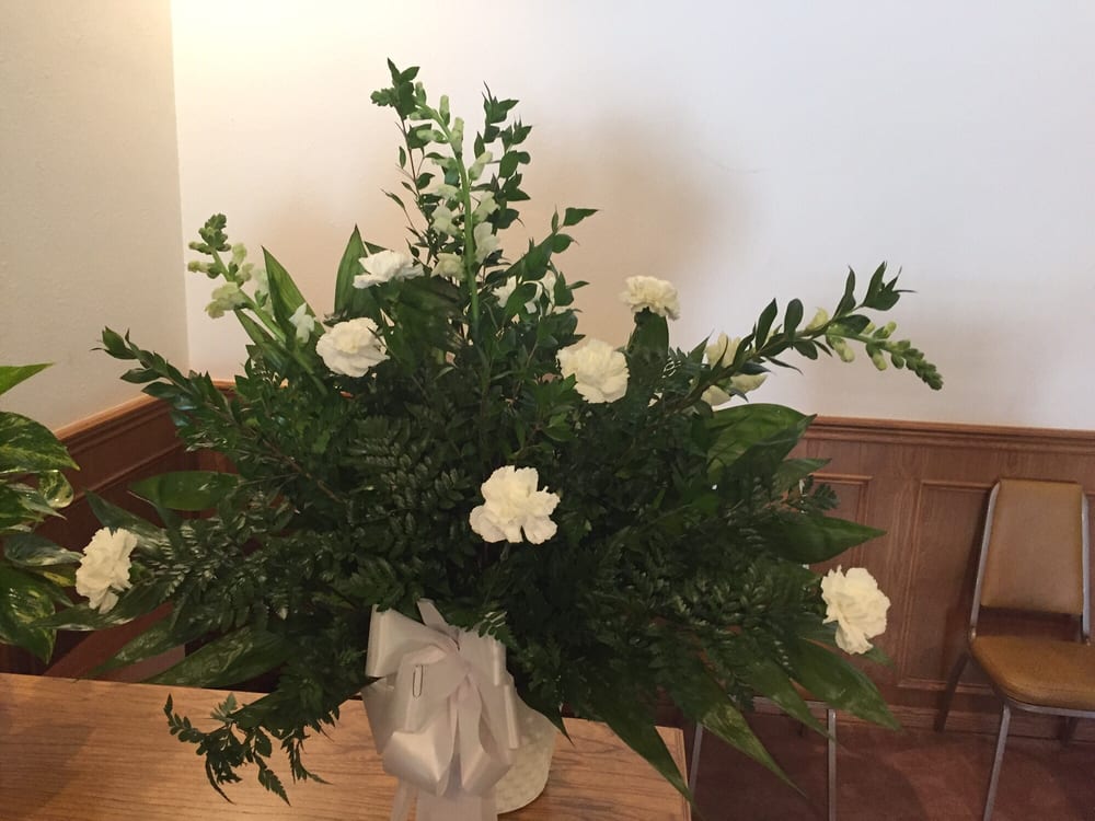 BROWNFIELD FLORAL Updated October 2024 107 E Broadway, Brownfield