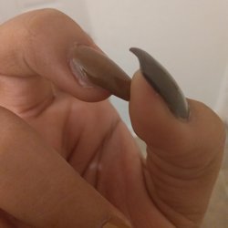 Golden Nail - DON'T EVER COME TO THIS PLACE THAY ARE MEAN ALL OF MY NAILS ARE UNEVEN I HAVE MISSING PACHES I'M WARNING YOU