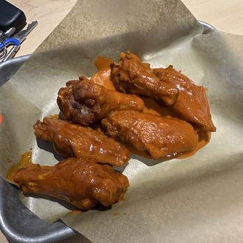 Buffalo Wild Wings - Hot chicken wings - Chicken Wings Near Me - Tuscaloosa, Alabama