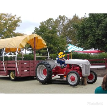 Johnson's Corner Farm - Pretend to drive a tractor - Fruits & Veggies Near Me - Medford, New Jersey Johnson's Corner Farm - Pretend to drive a tractor - Fruits & Veggies Near Me - Medford, New Jersey