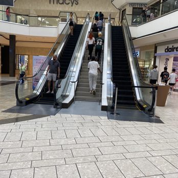 Stoneridge Shopping Center - Escalators - Shopping Centers Near Me - Pleasanton, California