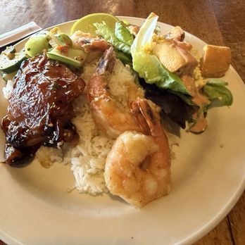 Duke's Waikiki - Hawaiian Near Me - Honolulu, Hawaii