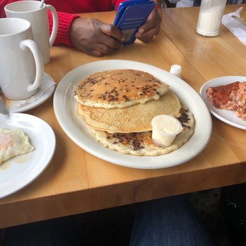 Norm's Diner - Chocolate chip pancakes... egg over medium... corn beef hash - Diners Near Me - Groton, Connecticut