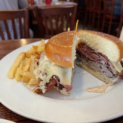 Sammy's Deli & Neighborhood Pub - OMG!!!! OMG Burger
