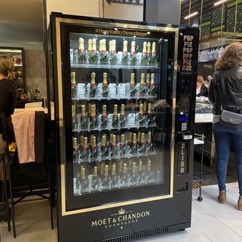 High Street Place - Champagne showers - Food Court Near Me - Boston, Massachusetts