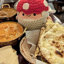 Moonsun India Grill - Chicken tikka masala + garlic naan :D
