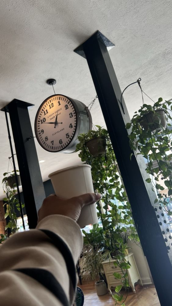 Magdalen's Gallery + Espresso Logo