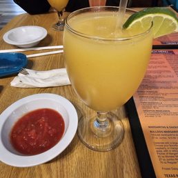Peach frozen margarita