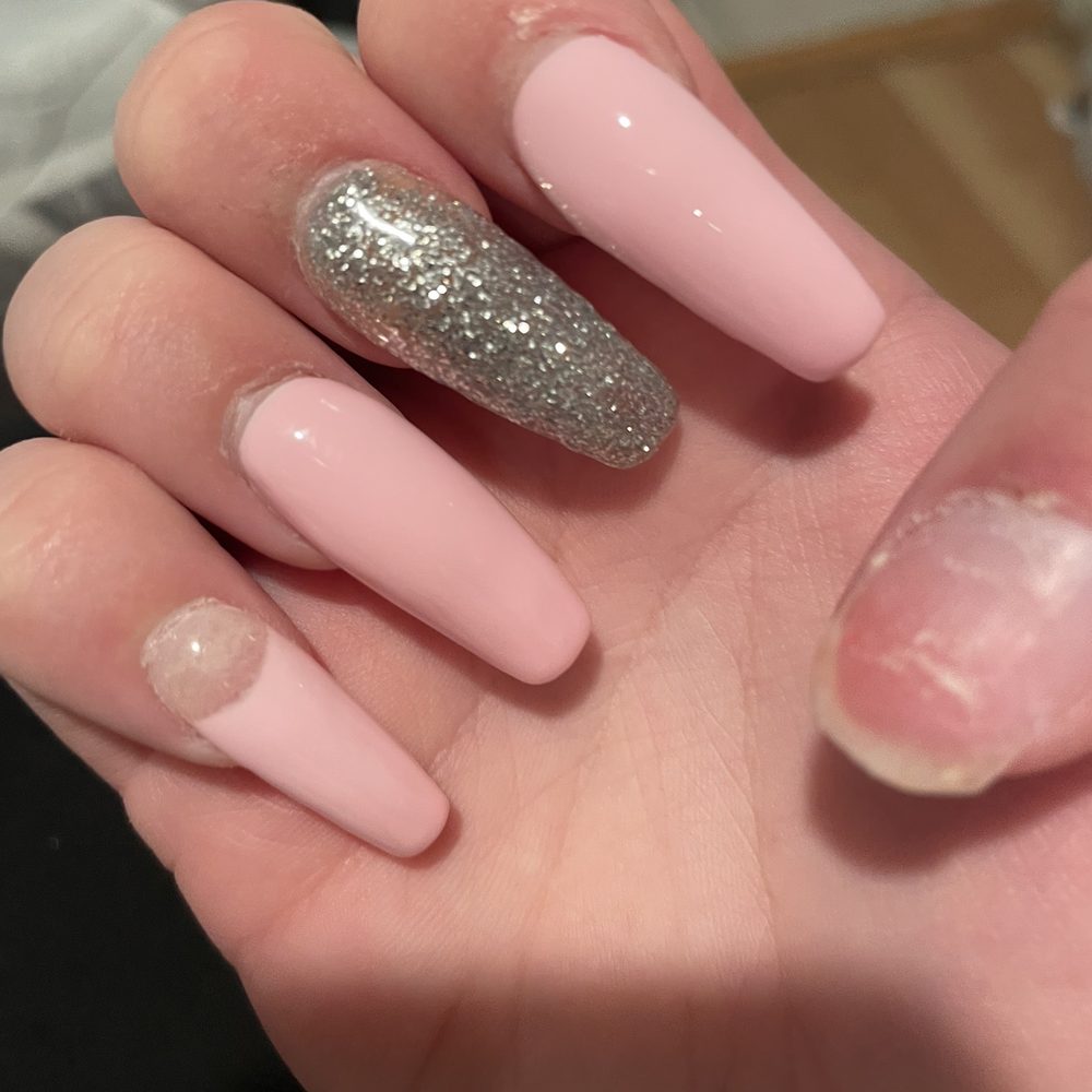 La'Queen Nails & Spa - After 4 days. I've had to add glue to 2 other nails to keep them from popping off until I can get into another nail shop on Saturday. - Nail Salons Near Me - Manteca, California La'Queen Nails & Spa - After 4 days. I've had to add glue to 2 other nails to keep them from popping off until I can get into another nail shop on Saturday. - Nail Salons Near Me - Manteca, California