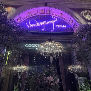 Vanderpump Cocktail Garden - Outside reminds you of garden - Lounges Near Me - Las Vegas, Nevada Vanderpump Cocktail Garden - Outside reminds you of garden - Lounges Near Me - Las Vegas, Nevada