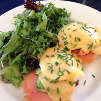 Blackberry Bistro - Smoked Salmon Benedict - Breakfast & Brunch Near Me - Oakland, California