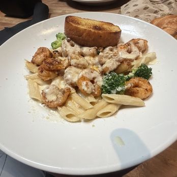 Cheddar's Scratch Kitchen - Grilled Shrimp Alfredo ( my son's favorite dish) - Comfort Food Near Me - Coralville, Iowa Cheddar's Scratch Kitchen - Grilled Shrimp Alfredo ( my son's favorite dish) - Comfort Food Near Me - Coralville, Iowa