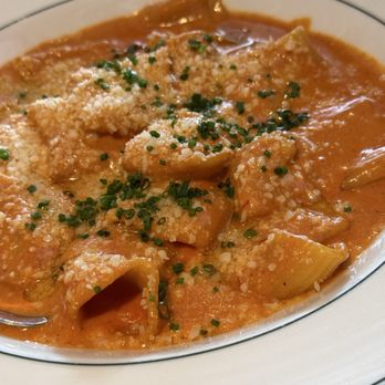 Pijja Palace - Malai Rigatoni - Sports Bars Near Me - Los Angeles, California