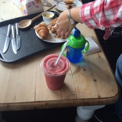 Finch House Cafe & Bakery - Berry smoothie (croissant and carrot cake also)