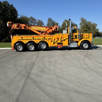 Goodin's Wrecker Service - 75 Ton Rotator
Call 812-752-4195 24/7 - Towing Near Me - Scottsburg, Indiana Goodin's Wrecker Service - 75 Ton Rotator
Call 812-752-4195 24/7 - Towing Near Me - Scottsburg, Indiana