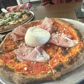 La Lanterna - Pizza Near Me - Detroit, Michigan La Lanterna - Pizza Near Me - Detroit, Michigan