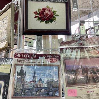 Threadneedle Street - Tea garden from Lavendar and Lace - Arts & Crafts Near Me - Issaquah, Washington