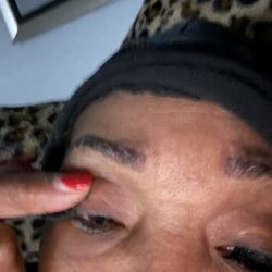 Eyebrow Threading Studio - The eyelashes after 3 days
