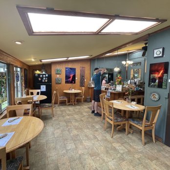 Cafe Ono - Indoor seating - Coffee & Tea Near Me - Volcano, Hawaii