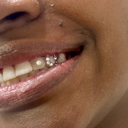 Fancy Esthetics - Tooth gem outline