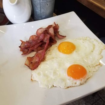 Mr. Pancake - Added bacon and eggs - Pancakes Near Me - Munich, BY