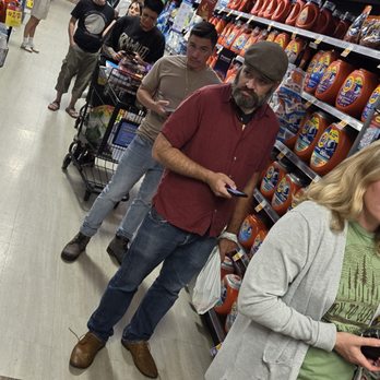 Ralphs - Zero interest in actually running a store - Grocery Near Me - San Diego, California