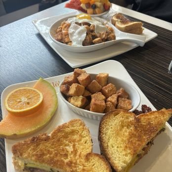 Allô! Mon Coco - Reuben sandwich and Cassaroll - Breakfast & Brunch Near Me - Montreal, Quebec Allô! Mon Coco - Reuben sandwich and Cassaroll - Breakfast & Brunch Near Me - Montreal, Quebec