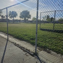 Canterbury Ave Elementary School - Grass area