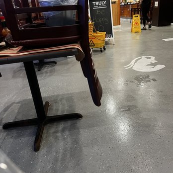 Crab Boat - Mopping was at the next table from us. - Seafood Near Me - Waldorf, Maryland