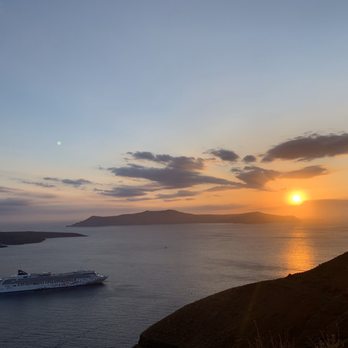 Dream Vacations - Fields Travel Group - Santorini Sunset - Travel Agents Near Me