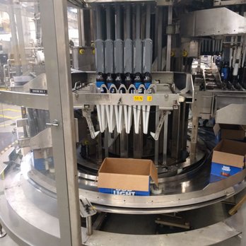 Budweiser Brewery Experience - Bottling line - Beer Tours Near Me - Saint Louis, Missouri