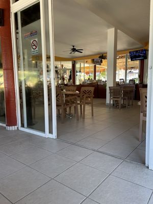 Jeanie's Restaurant & Beach Club by null