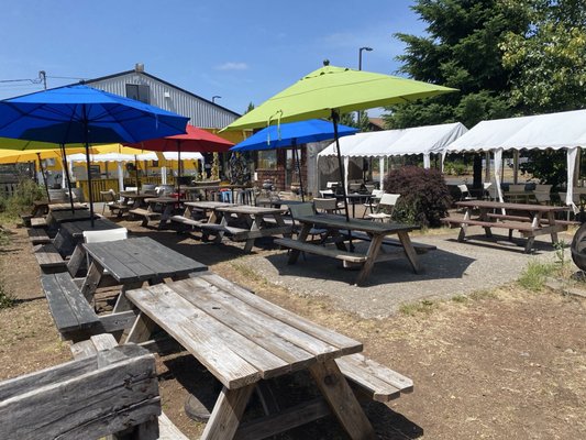 192 Brewing Company / The Lake Trail Taproom by null