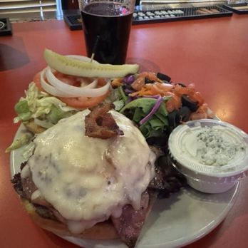Billy's on Burnet - Bacon cheeseburger with house salad and 512 Pecan Porter. - American Near Me - Austin, Texas