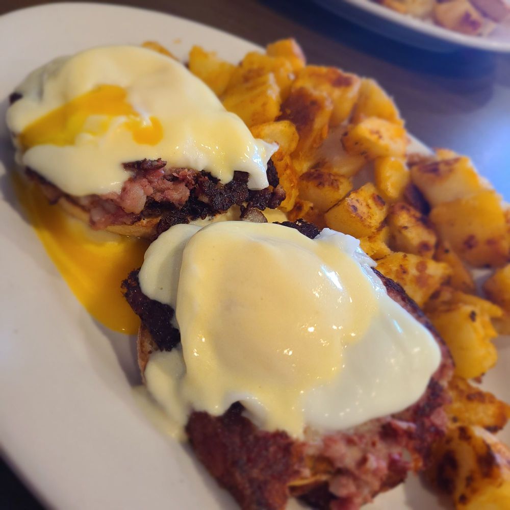 Irish Benny with taters!