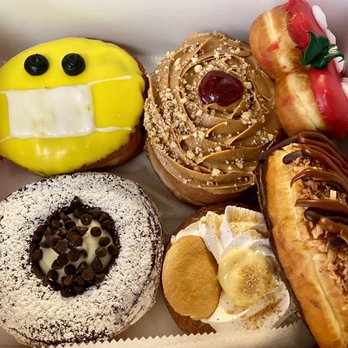 Pinkbox Doughnuts - Chocolate Mousse, PB&J, Berry, Cannoli, Banana, Samoa YUM! - Donuts Near Me - Las Vegas, Nevada Pinkbox Doughnuts - Chocolate Mousse, PB&J, Berry, Cannoli, Banana, Samoa YUM! - Donuts Near Me - Las Vegas, Nevada