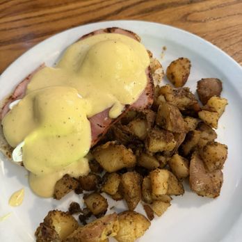 Howard Station Cafe - Eggs Benedict - Juice Bars & Smoothies Near Me - Occidental, California Howard Station Cafe - Eggs Benedict - Juice Bars & Smoothies Near Me - Occidental, California