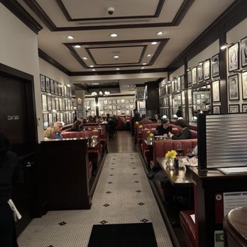 Petterinos - American Near Me - Chicago, Illinois