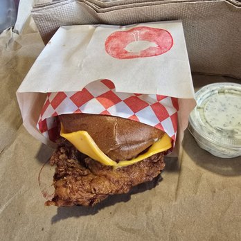 Lucky Bird - Hot honey sammi - American Near Me - Los Angeles, California Lucky Bird - Hot honey sammi - American Near Me - Los Angeles, California