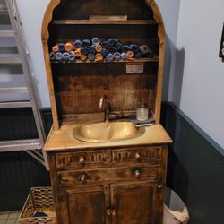La Medusa - The one-of-a-kind sink in one of the two unisex bathrooms. The other bathroom has an equally attractive and unique sink.
