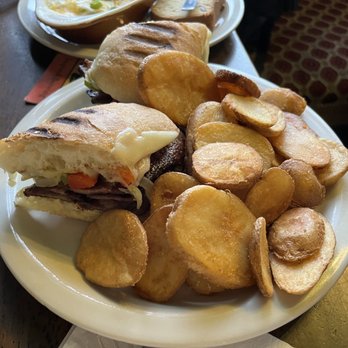 Nine Irish Brothers, West Lafayette - Beef brisket sandwich (daily special) - Fish & Chips Near Me - West Lafayette, Indiana
